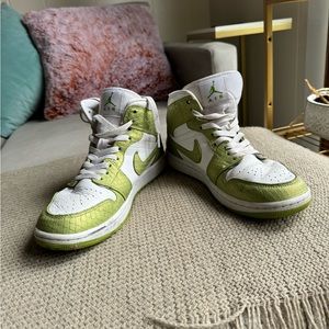 Nike  Jordan 1 Mid Green Python Woman’s US size 9, Good used condition